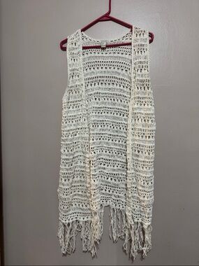 Forever 21Crochet Fringe Open Front Vest - Cream